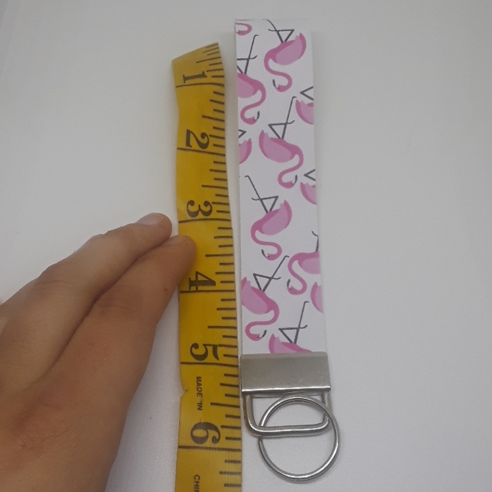 Flamingo pattern wristlet keychain - Picture 4 of 5